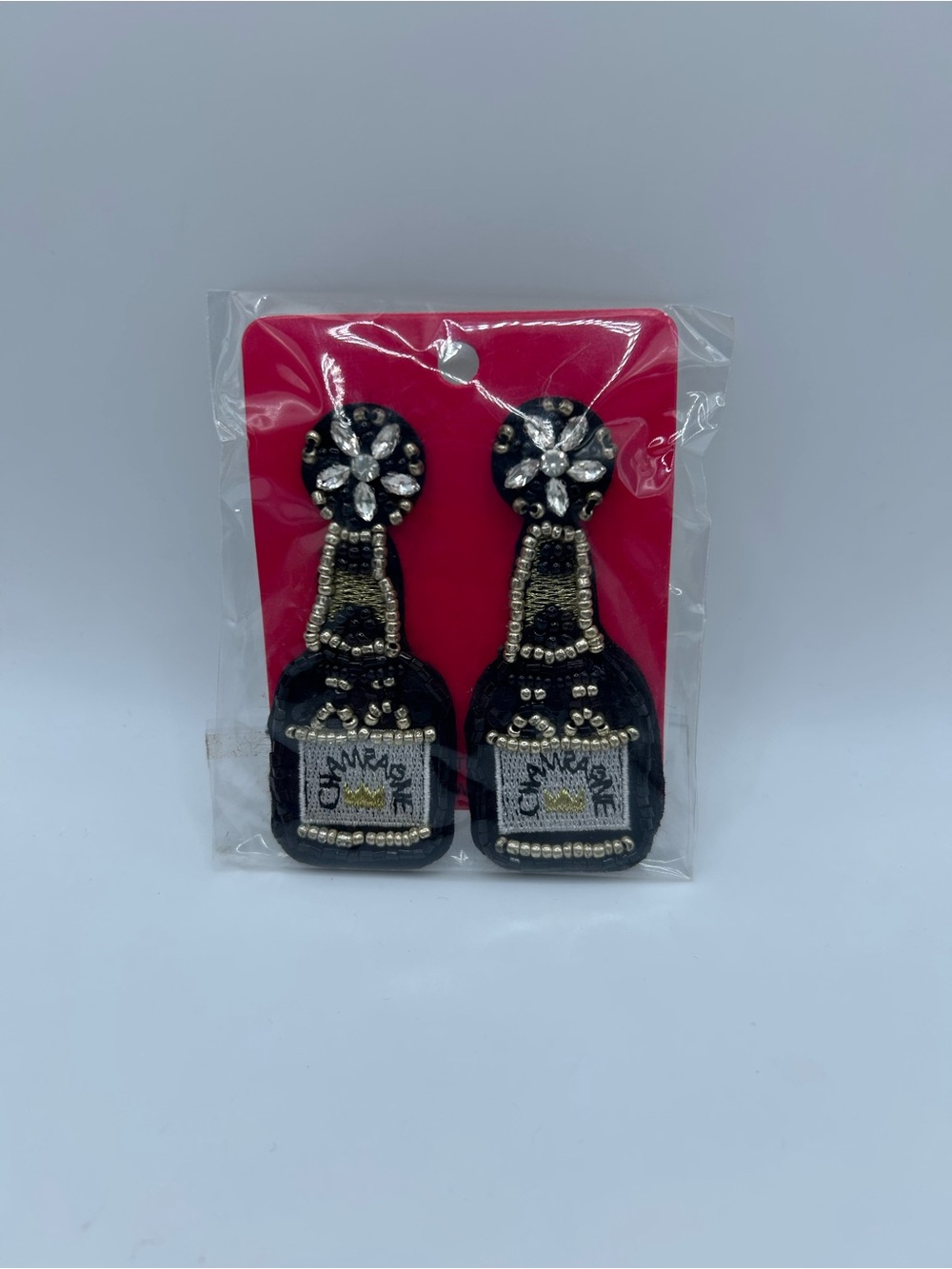 🆕 Black and Gold Beaded Champagne Bottle Drop Earrings 🍾 - Picture 3 of 3